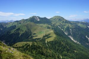 La vista sui monti Arvenis e Tamai